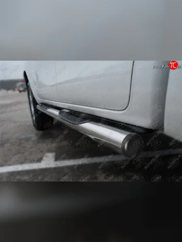 Защита порогов (Ø76 мм с накладками) SLITKOFF (торцы с пластиковыми заглушками, полированная нержавейка) Toyota Hilux  AN120 (2020-2025) 2-ой рестайлинг