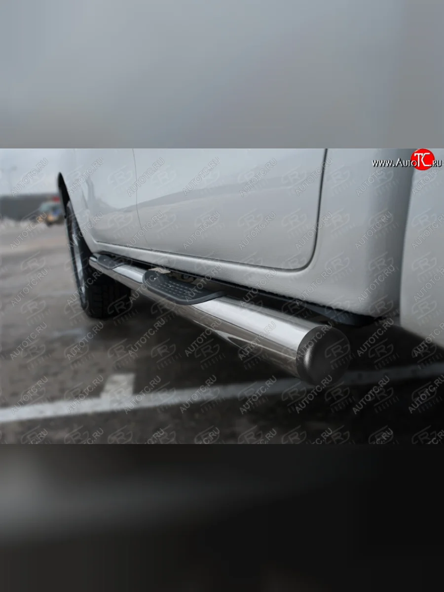 Защита порогов (Ø76 мм с накладками) SLITKOFF  Toyota Hilux (2020-2025) AN120 (торцы с пластиковыми заглушками, полированная нержавейка)  в Керчи Республика Крым