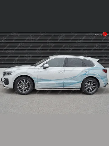 Защита порогов (Ø120х60 мм с проступью, нержавейка) Russtal Volkswagen Touareg 3 CR дорестайлинг (2018-2022)