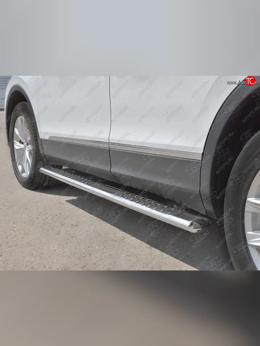 Защита порогов (Ø120х60 мм с проступью, NOT R-LINE) Russtal Volkswagen Tiguan Mk2 рестайлинг (2020-2022) (полированная нержавейка)  в Самаре Самарской области