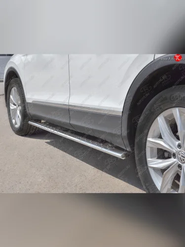 Защита порогов (Ø75х42 мм с проступью, NOT R-LINE) Russtal (полированная нержавейка) Volkswagen Tiguan Mk2 рестайлинг (2020-2022)