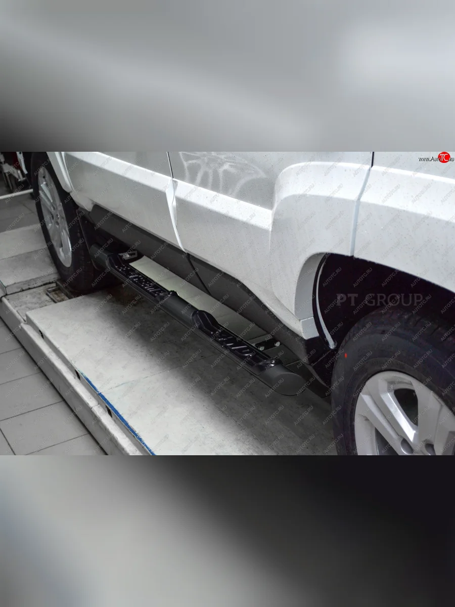 Защита порогов (с накладками, Ø63 мм) Petroil Tuning  Лада ВАЗ  2123 (Нива Шевроле), Нива Трэвел (окраска в черный (Шагрень))  с доставкой в г. Пермь