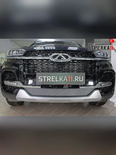 Защитная сетка радиатора в бампер (ячейка 3х7 мм) Стрелка 11 Стандарт (хром) Chery Tiggo 8 1 T18 рестайлинг (2019-2023)