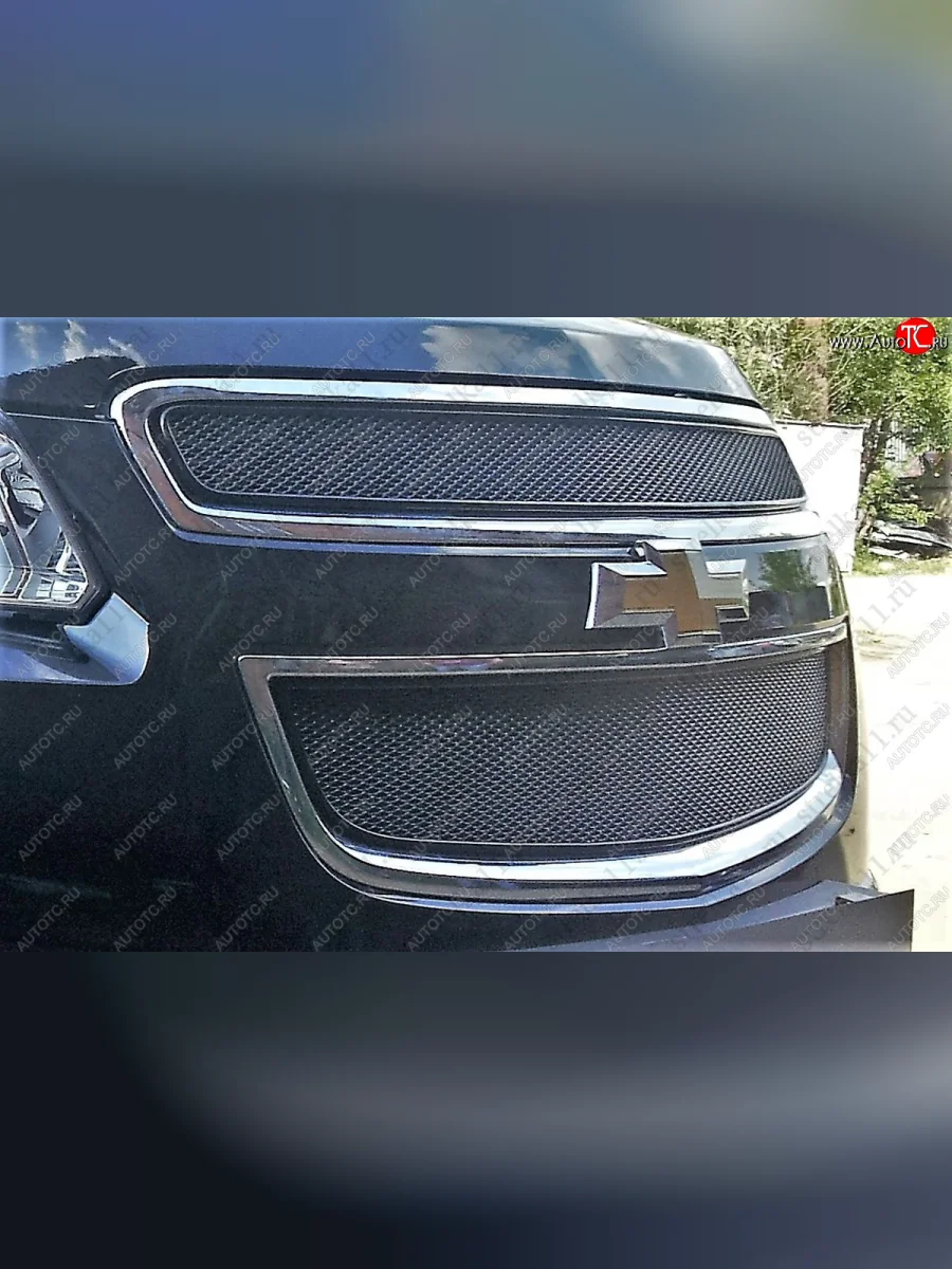 Защитная сетка радиатора в бампер (ячейка 4х10 мм, комплект) Стрелка 11 Премиум Chevrolet Trailblazer GM800 дорестайлинг (2012-2016) (черная)  в Перми Пермском крае