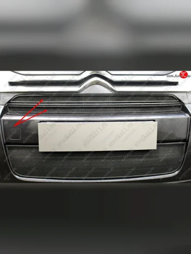 Защитная сетка радиатора в бампер (ячейка 3х7 мм, комплект верхних) Стрелка 11 Стандарт (черная) CITROEN Jumpy рестайлинг (2013-2017)