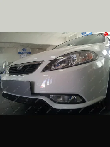 Защитная сетка радиатора в бампер (ячейка 3х7 мм) Стрелка 11 Стандарт (черная) Daewoo Gentra KLAS седан (2012-2016)