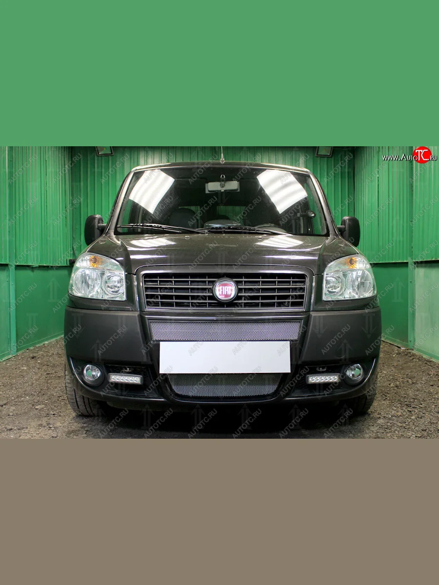 Защитная сетка радиатора в бампер (ячейка 3х7 мм) Стрелка11 Стандарт Fiat Doblo 223 рестайлинг (2005-2016) (хром)  в Перми Пермском крае