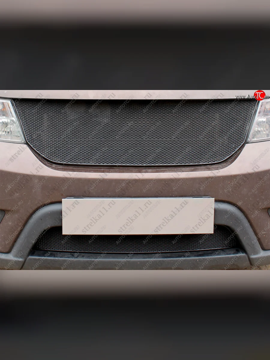 Защитная сетка радиатора в бампер (ячейка 4х10 мм) Стрелка11 Премиум Fiat Freemont (2011-2016) (черная)  с доставкой в г. Керчь