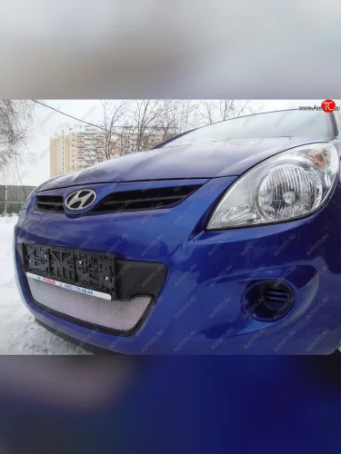 Защитная сетка радиатора в бампер (ячейка 3х7 мм) Стрелка11 Стандарт (хром) Hyundai i20 PB хэтчбэк дорестайлинг (2008-2012)