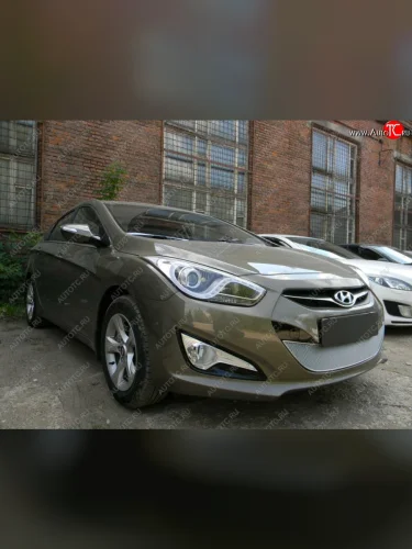 Защитная сетка радиатора в бампер (ячейка 4х10 мм) Стрелка11 Премиум (хром) Hyundai I40 1 VF дорестайлинг седан (2011-2015)