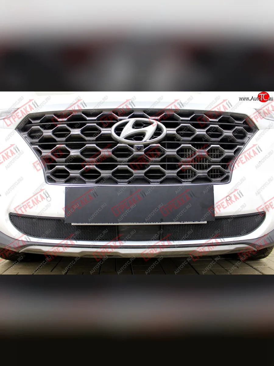 Защитная сетка радиатора в бампер (ячейка 3х7 мм, под датчик ACC, 2 части) Стрелка11 Стандарт Hyundai Santa Fe TM дорестайлинг (2018-2021) (черная)  в Самаре Самарской области