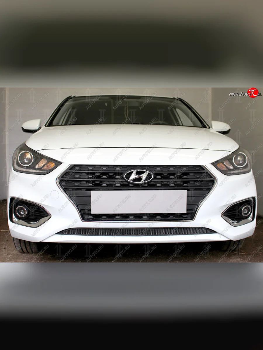 Защитная сетка радиатора в бампер (ячейка 3х7 мм, низ) Стрелка11 Стандарт Hyundai Solaris HCR седан дорестайлинг (2017-2020) (черная)  с доставкой в г. Самара