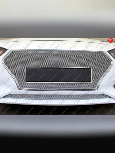 Защитная сетка радиатора в бампер (ячейка 4х10 мм, верх) Стрелка11 Премиум (закрытый логотип, хром) Hyundai Solaris HCR седан дорестайлинг (2017-2020)