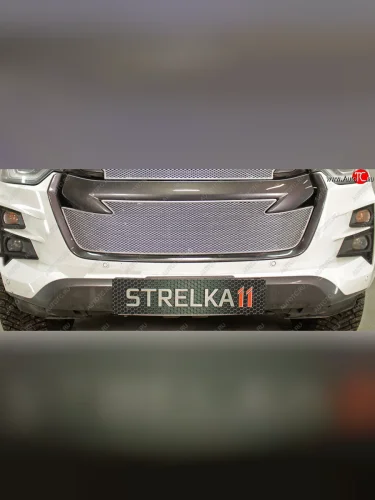 Защитная сетка радиатора в бампер (ячейка 4х10 мм) Стрелка11 Премиум (хром) Isuzu D-Max RG DoubleCab (2020-2023)