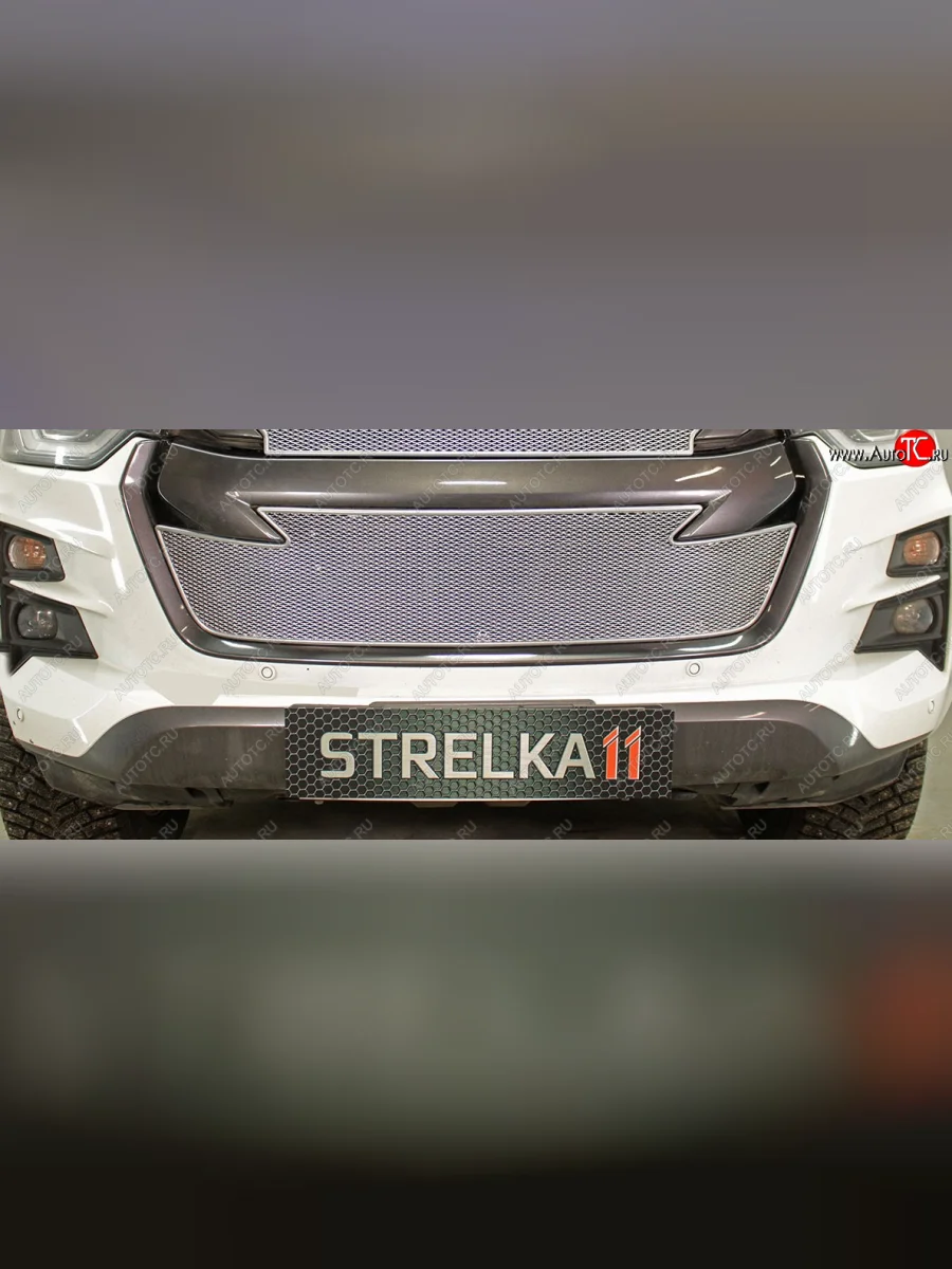 Защитная сетка радиатора в бампер (ячейка 4х10 мм) Стрелка11 Премиум Isuzu D-Max RG DoubleCab (2020-2023) (хром)  с доставкой в г. Керчь