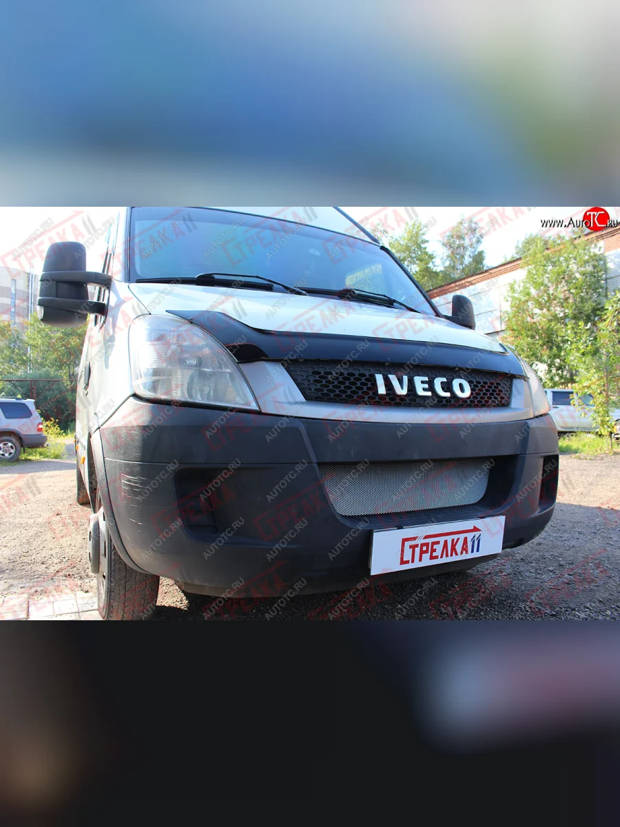 Защитная сетка радиатора в бампер (ячейка 3х7 мм) Стрелка11 Стандарт Iveco Daily (2006-2011) (хром)  с доставкой в г. Пермь