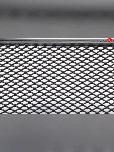 Защитная сетка в решетку радиатора (ячейка 3х7 мм, 7 частей, Laredo, Limited) Стрелка11 Стандарт 