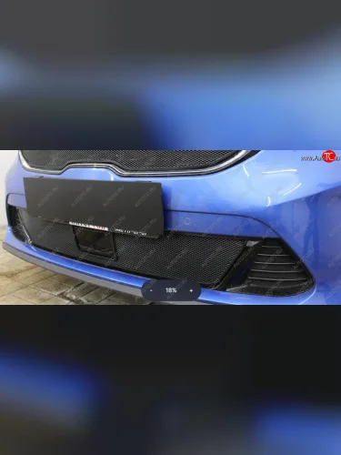 Защитная сетка радиатора в бампер (ячейка 3х7 мм, низ, с датчиком ACC) Стрелка11 Стандарт (черная) KIA Ceed 3 CD универсал (2018-2025)