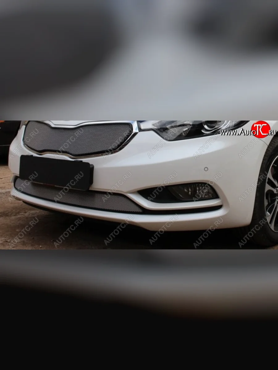 Защитная сетка радиатора в бампер (ячейка 3х7 мм) Стрелка11 Стандарт KIA Cerato 3 YD дорестайлинг седан (2013-2016) (хром)  в Керчи Республика Крым