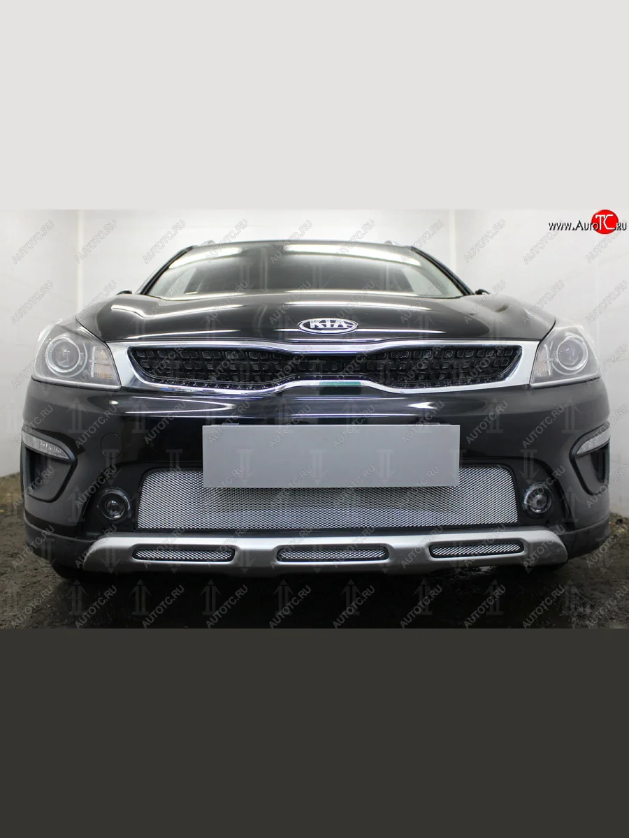 Защитная сетка радиатора в бампер (ячейка 3х7 мм, низ, 3 части) Стрелка11 Стандарт KIA Rio X-line (2017-2021) (хром)  в Керчи Республика Крым
