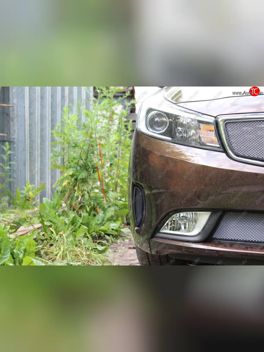 Защитная сетка радиатора в бампер (ячейка 3х7 мм, боковые 2 части) Стрелка11 Стандарт KIA Cerato 3 YD рестайлинг седан (2016-2019) (цвет: хром)  в Керчи Республика Крым