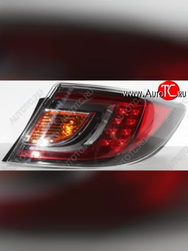 Правый фонарь задний (красный, внешний) BodyParts Mazda 6 GH дорестайлинг лифтбэк (2007-2010)