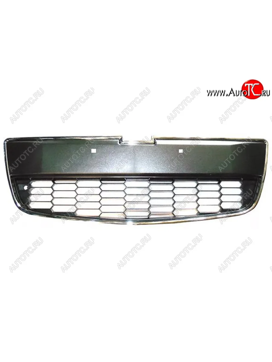 Решётка в передний бампер (с хром молдингом) BodyParts Chevrolet Aveo T300 хэтчбек (2011-2015)  в Керчи Республика Крым