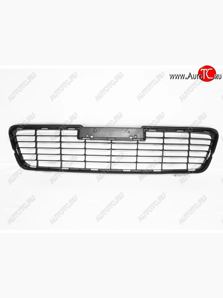 Вставка воздухозаборника переднего бампера BodyParts Toyota Hilux AN120 дорестайлинг (2016-2020) (Неокрашенная)  в Перми Пермском крае