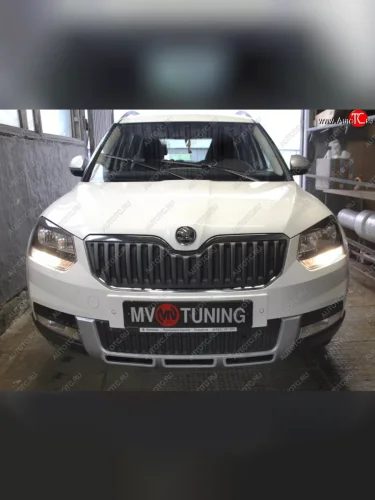 Заглушка решетки радиатора (верхняя, OUTDOOR) MV-Tuning Skoda Yeti (2013-2018)