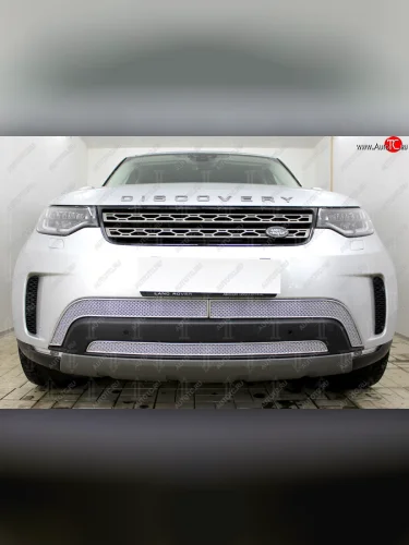 Защитная сетка в бампер (низ, 3 части, ячейка 4х10 мм) Alfeco Премиум (Хром) Land Rover Discovery 5 L462 дорестайлинг (2016-2020)