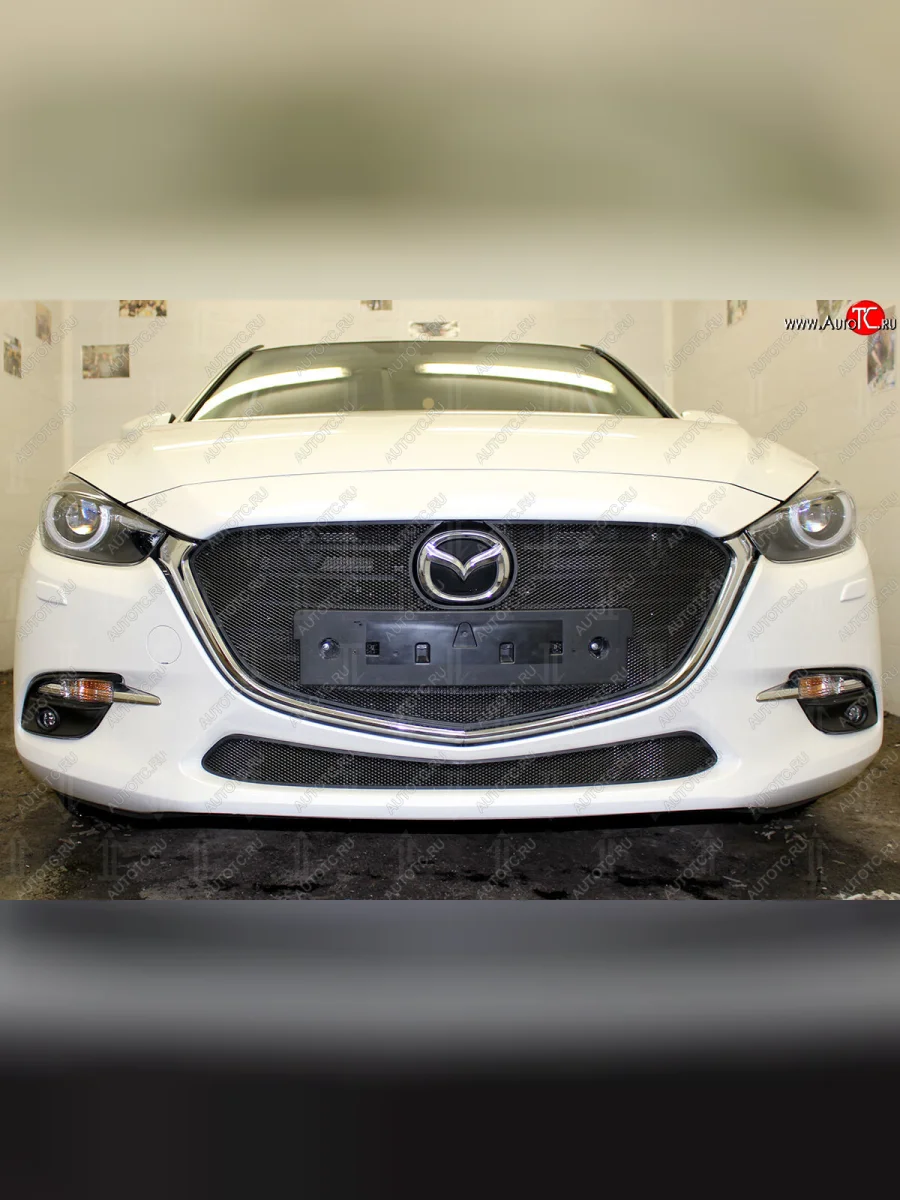 Защитная сетка в бампер (низ, ячейка 3х7 мм) Alfeco Стандарт Mazda 3/Axela BM рестайлинг, хэтчбэк (2016-2019) (Чёрная)  в Перми Пермском крае