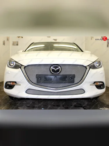 Защитная сетка в бампер (низ, ячейка 3х7 мм) Alfeco Стандарт (Хром) Mazda 3/Axela BM рестайлинг, хэтчбэк (2016-2019)