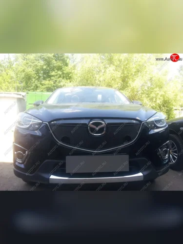 Защитная сетка в бампер (верх, с парктроником, ячейка 4х10 мм) Alfeco Премиум (Чёрная) Mazda CX-5 KE дорестайлинг (2011-2014)