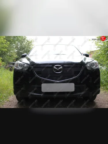 Защитная сетка в бампер (верх, с парктроником, ячейка 3х7 мм) Alfeco Стандарт (Чёрная) Mazda CX-5 KE рестайлинг (2015-2017)