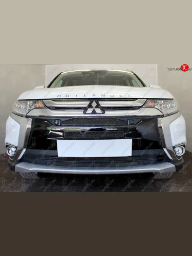 Защитная сетка в бампер (4 части, с парктроником, ячейка 3х7 мм) Alfeco Стандарт (Чёрная) Mitsubishi Outlander GF 2-ой рестайлинг (2015-2018)