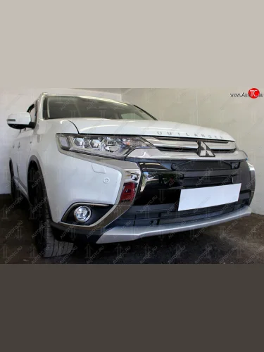 Защитная сетка в бампер (4 части, с парктроником и камерой, ячейка 3х7 мм) Alfeco Стандарт (Чёрная) Mitsubishi Outlander GF 2-ой рестайлинг (2015-2018)