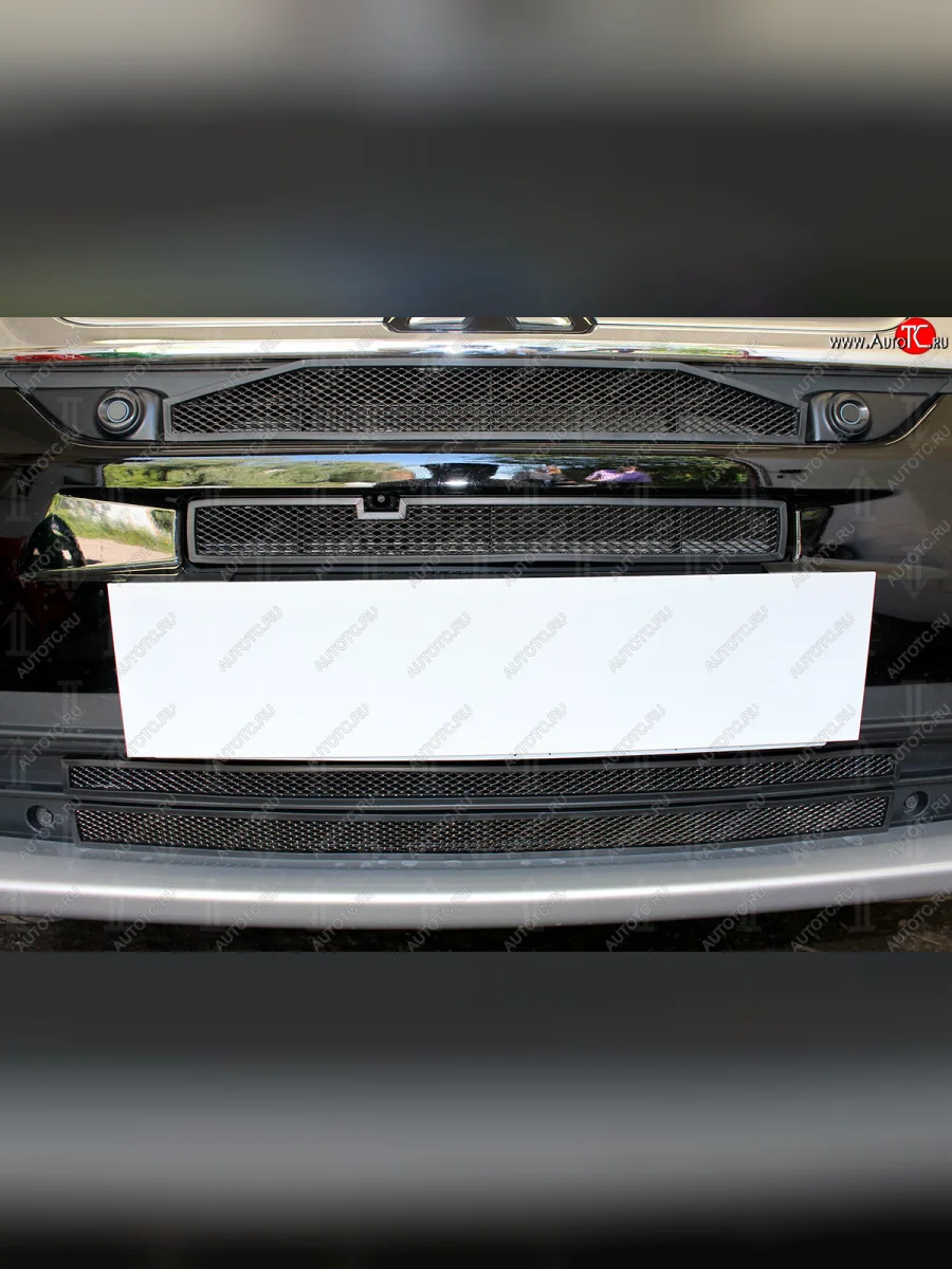 Защитная сетка в бампер (4 части, с парктроником и камерой, ячейка 3х7 мм) Alfeco Стандарт Mitsubishi Outlander GF 2-ой рестайлинг (2015-2018) (Чёрная)  в Перми Пермском крае