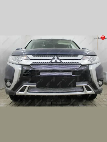Защитная сетка в бампер (3 части, ячейка 4х10 мм) Alfeco Премиум (Хром) Mitsubishi Outlander GF 3-ий рестайлинг (2018-2022)