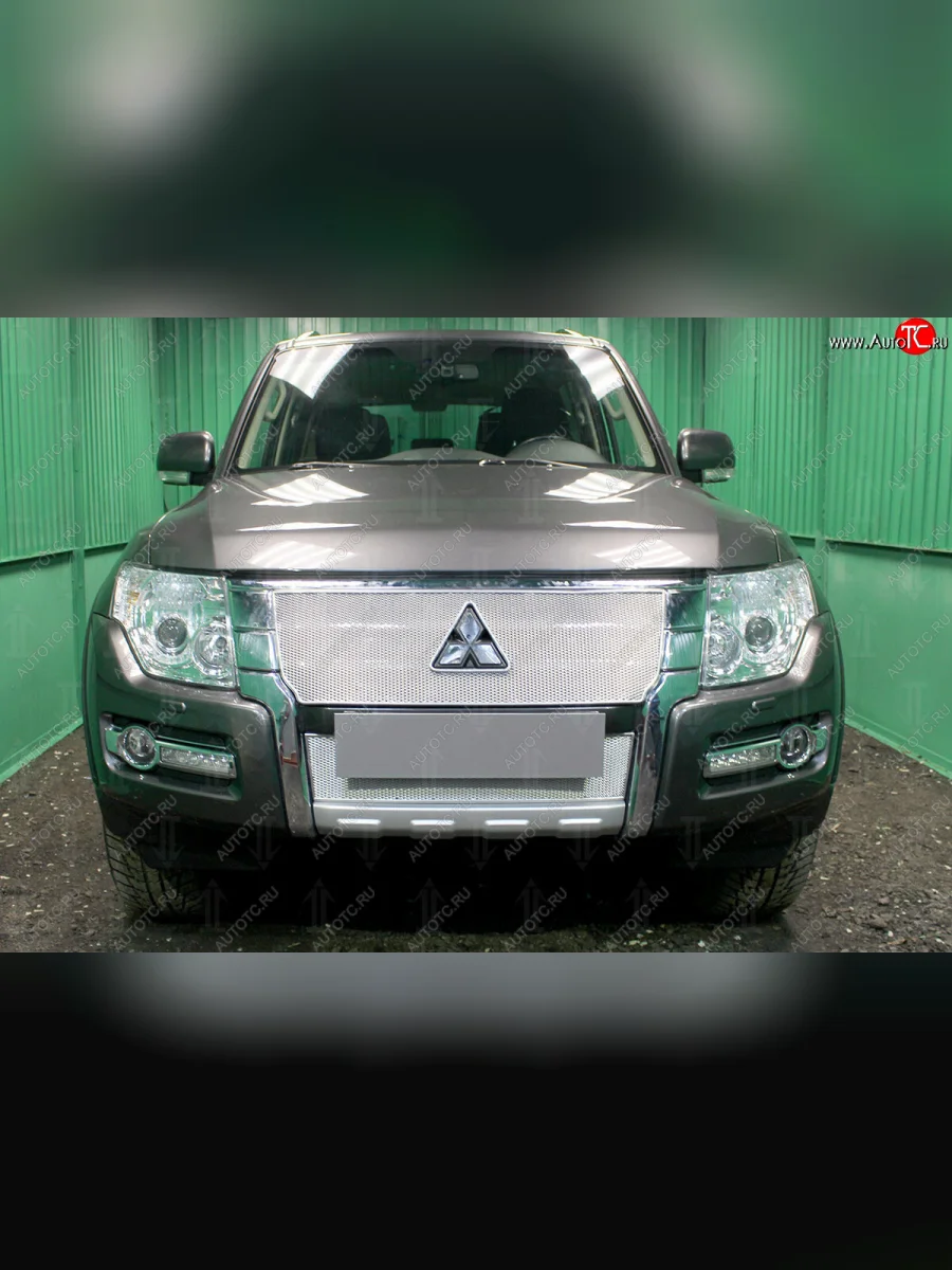 Защитная сетка в бампер (верх, ячейка 4х10 мм) Стрелка11 Премиум Mitsubishi Pajero 4 V90 2-ой рестайлинг (2014-2020) (Хром)  в Воронеже Воронежской области