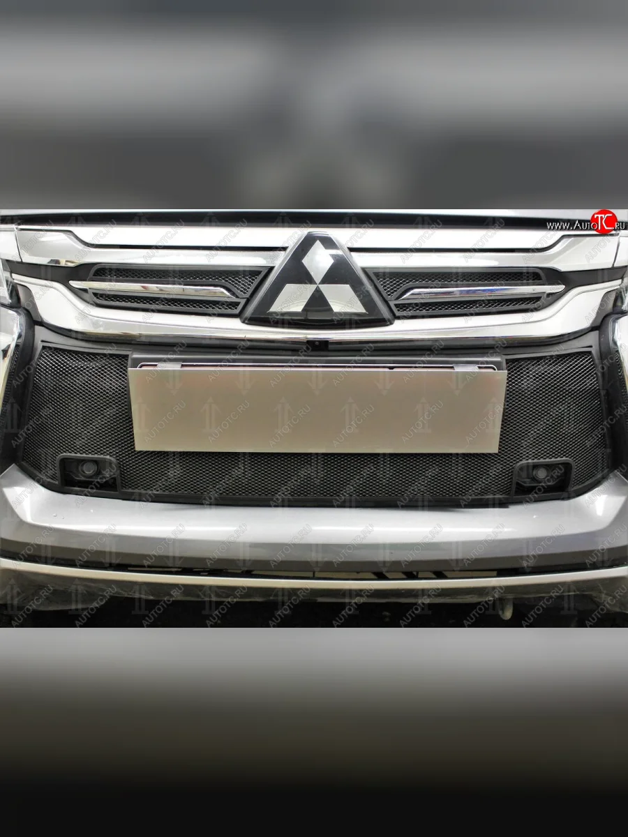 Защитная сетка в бампер (верх, ячейка 3х7 мм) Стрелка11 Премиум Mitsubishi Pajero Sport QE дорестайлинг (2015-2021) (Чёрная)  в Самаре Самарской области