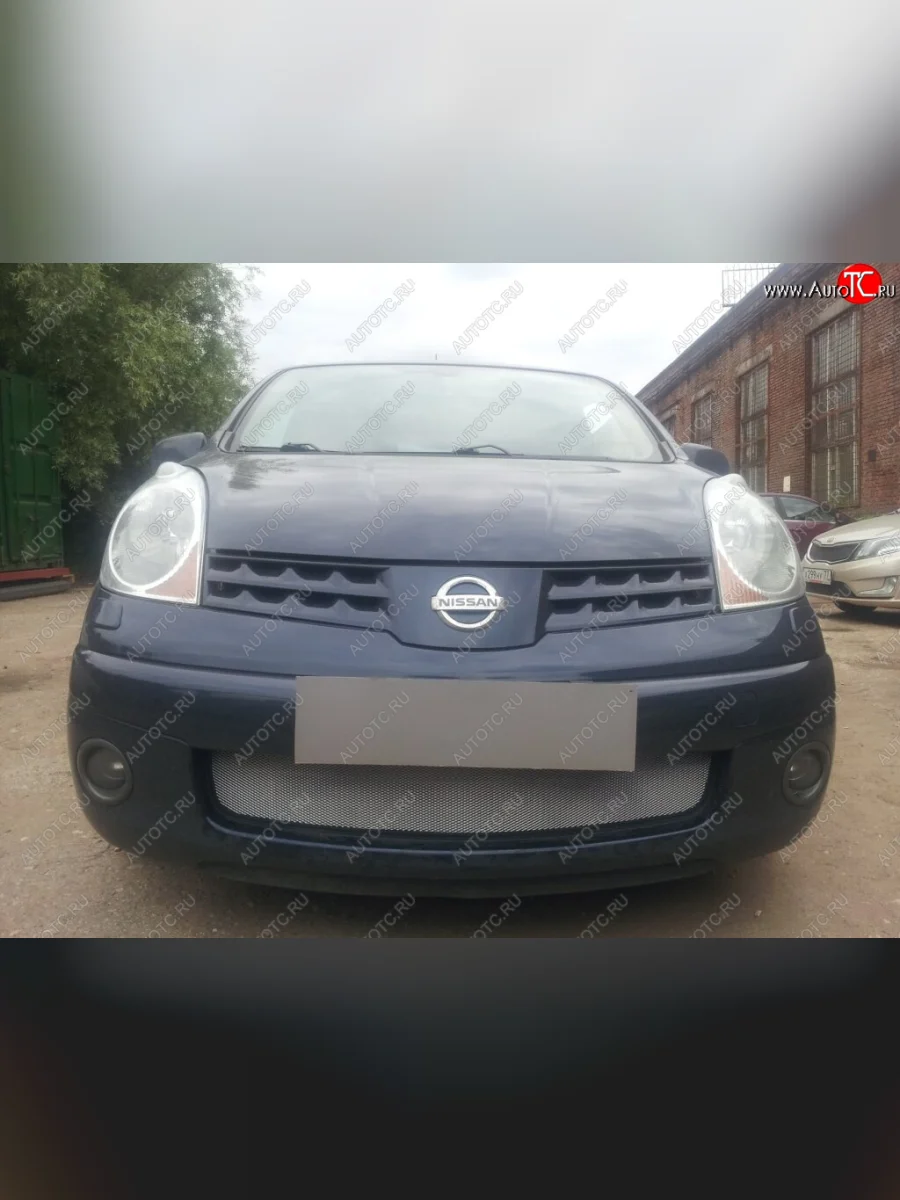 Защитная сетка в бампер (низ, ячейка 3х7 мм) Стрелка11 Стандарт Nissan Note 1 E11 дорестайлинг (2004-2008) (Хром)  в Керчи Республика Крым