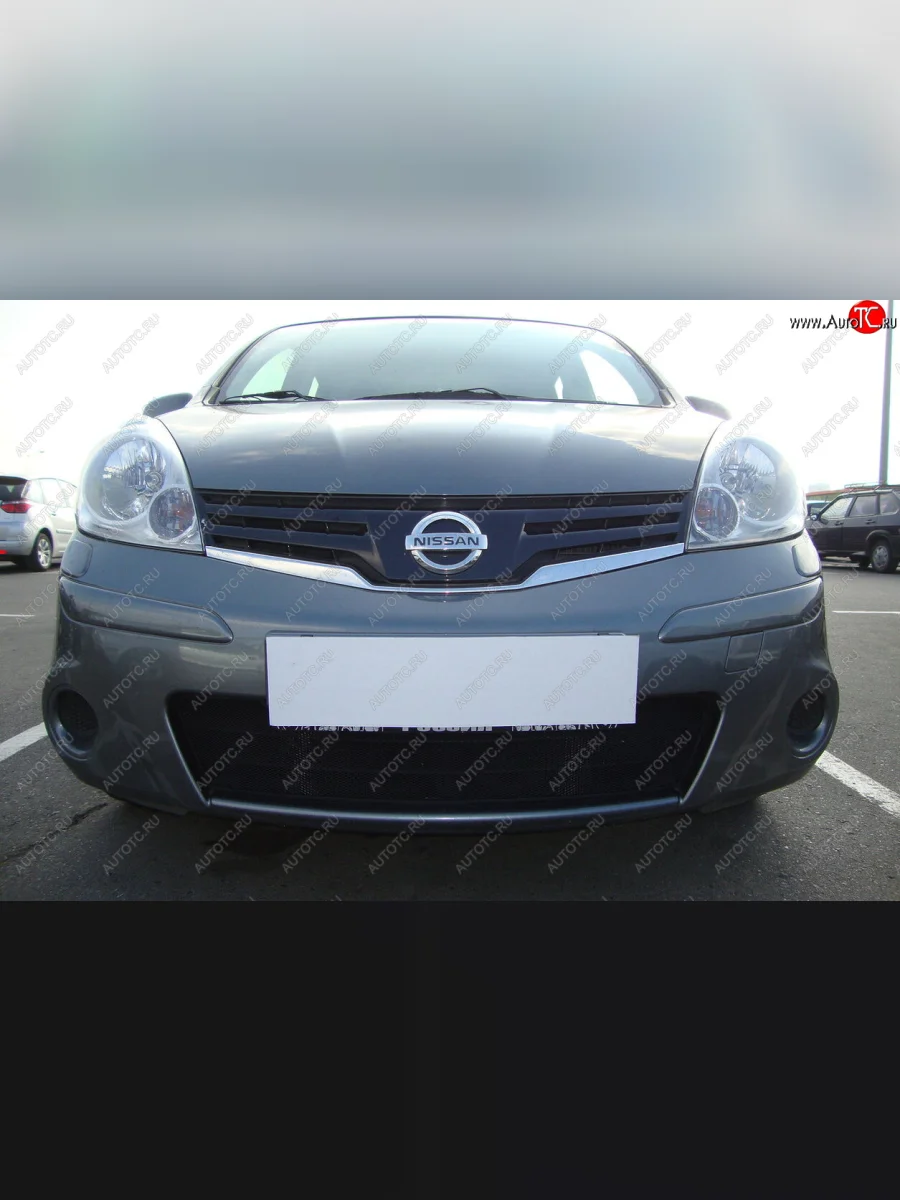 Защитная сетка в бампер (низ, ячейка 3х7 мм) Стрелка11 Стандарт Nissan Note 1 E11 рестайлинг (2008-2013) (Чёрная)  в Керчи Республика Крым