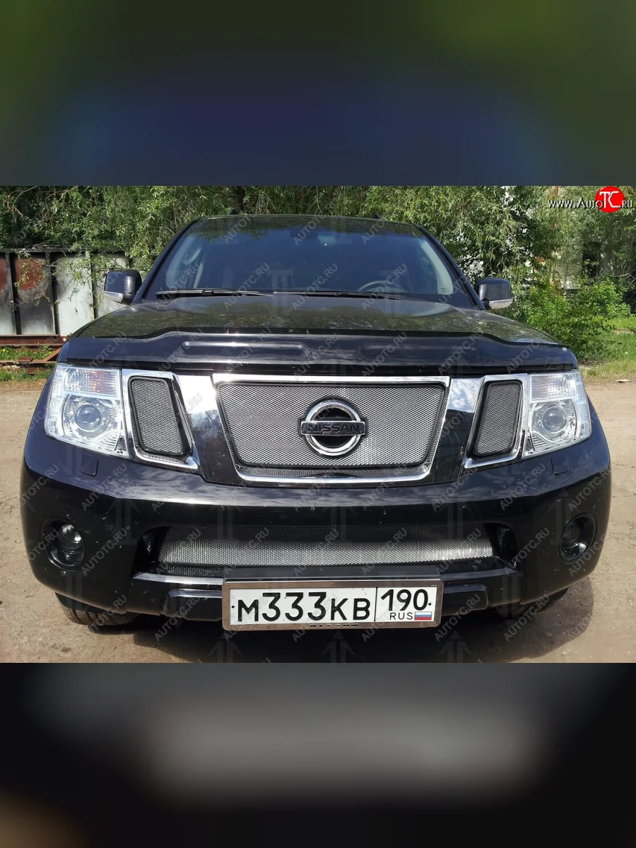Защитная сетка в бампер (верх, 3 части, ячейка 3х7 мм) Стрелка11 Стандарт Nissan Navara 2 D40 рестайлинг (2010-2016) (Хром)  с доставкой в г. Керчь