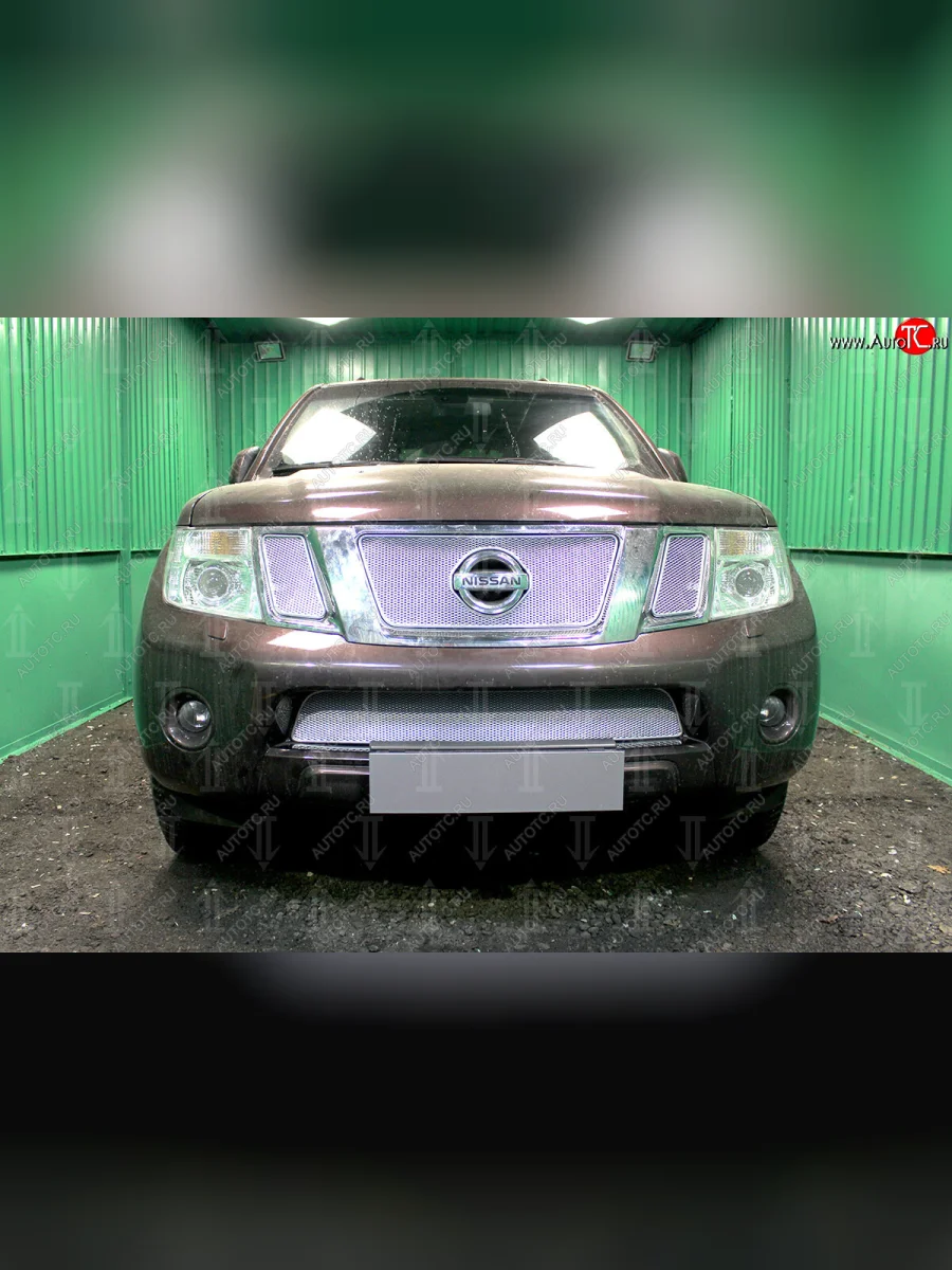 Защитная сетка в бампер (низ, ячейка 4х10 мм) Стрелка11 Премиум Nissan Navara 2 D40 рестайлинг (2010-2016) (Хром)  с доставкой в г. Керчь