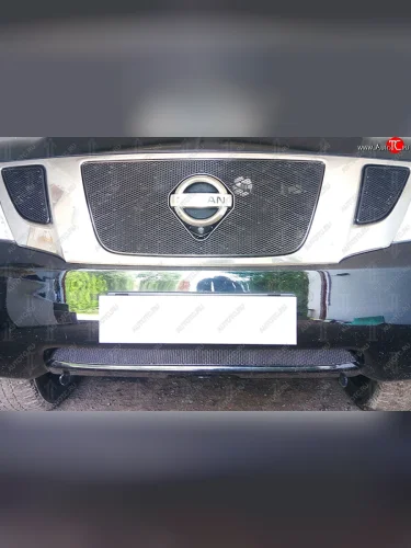 Защитная сетка в бампер (низ, ячейка 4х10 мм) Стрелка11 Премиум (Чёрная) Nissan Patrol 6 Y62 дорестайлинг (2010-2014)