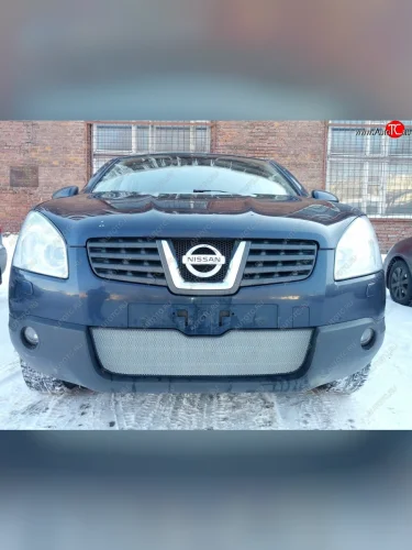 Защитная сетка в бампер (низ, ячейка 3х7 мм) Стрелка11 Стандарт (Хром) Nissan Qashqai 1 J10 дорестайлинг (2007-2010)