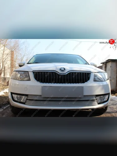 Защитная сетка в бампер (низ, 2 части, компл.Ambition,Elegance,Style, ячейка 4х10 мм) Стрелка11 Премиум (Хром) Skoda Octavia A7 дорестайлинг лифтбэк (2012-2017)