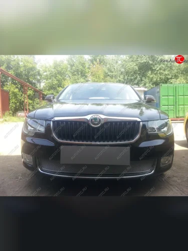 Защитная сетка в бампер (низ, ячейка 4х10 мм) Стрелка11 Премиум (Хром) Skoda Superb B6 (3T) лифтбэк дорестайлинг (2008-2013)