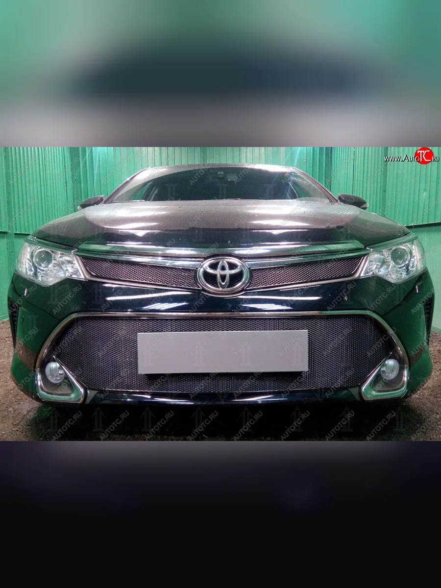 Защитная сетка в бампер (низ, ячейка 4х10 мм) Стрелка11 Премиум Toyota Camry XV55 1-ый рестайлинг (2014-2017) (Чёрная)  в Керчи Республика Крым