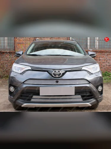 Защитная сетка в бампер (верх, с камерой, ячейка 4х10 мм) Стрелка11 Премиум (Хром) Toyota RAV4 XA40 5 дв. рестайлинг (2015-2019)